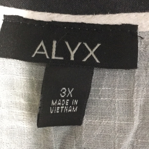 Plus size shirt - Picture 2 of 2